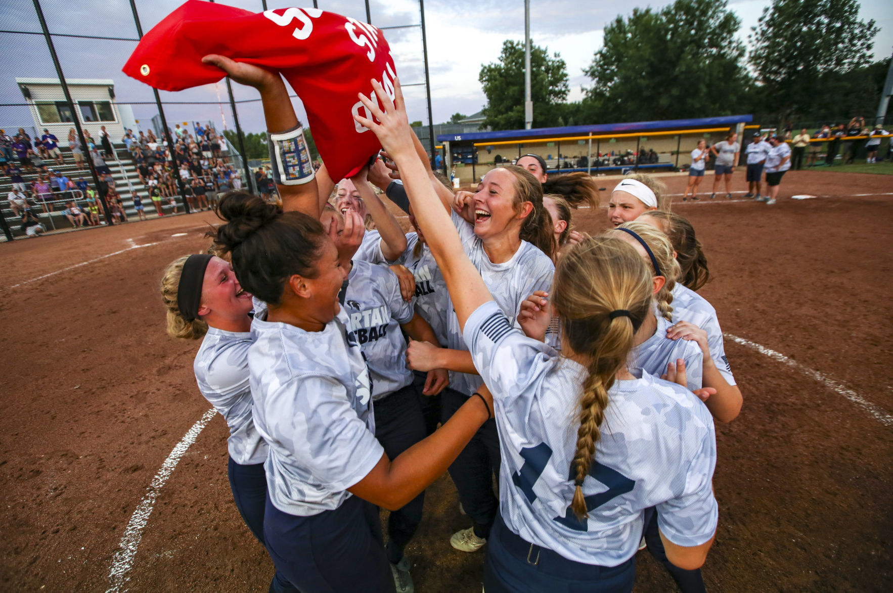 071018-softball-final-001